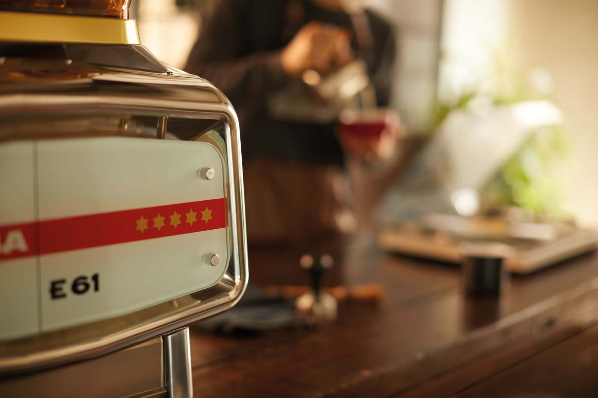 Faema E61 Cult – Ikonisk Espressomaskine til Hjemmet - BloomVik