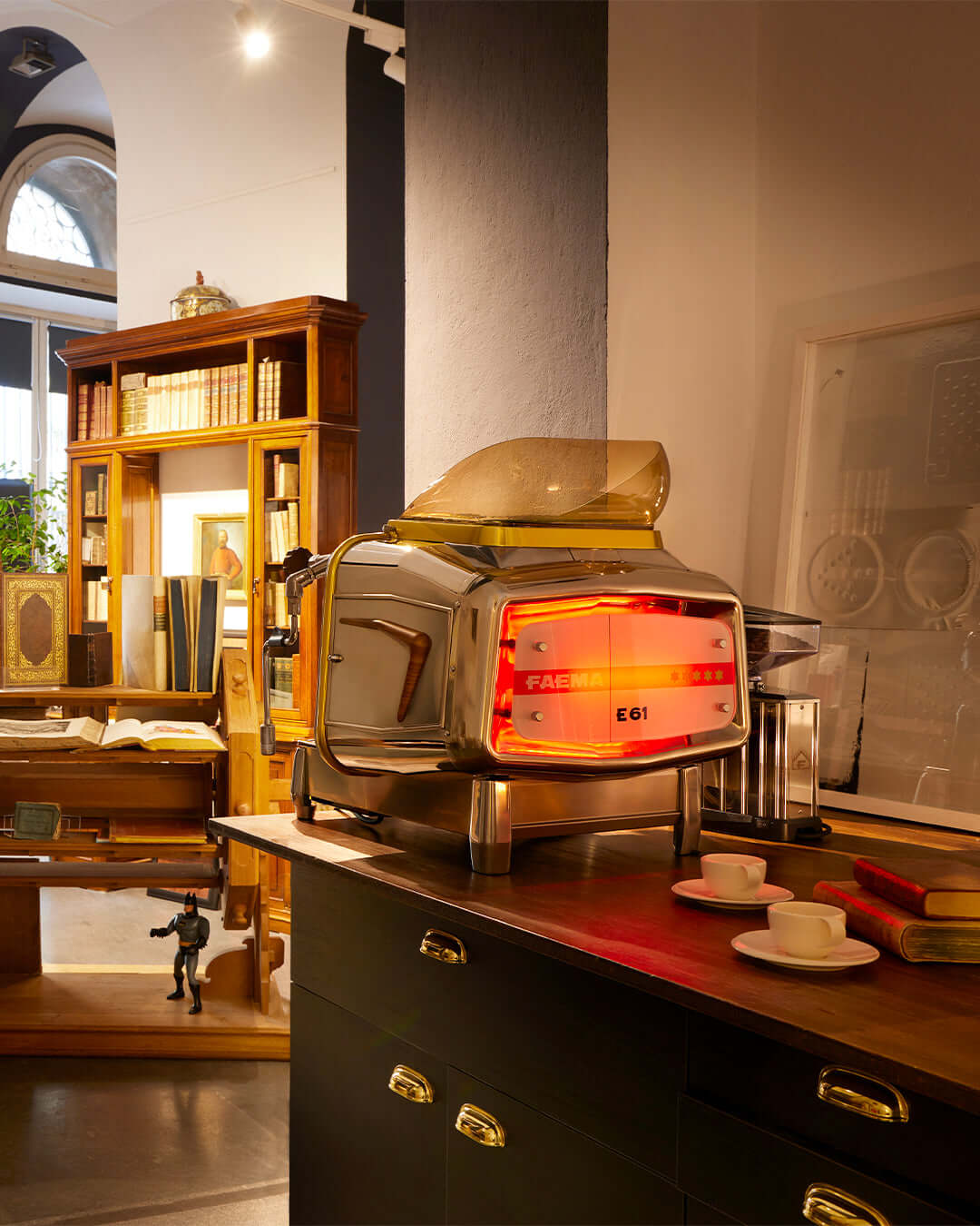 Faema E61 Cult – Ikonisk Espressomaskine til Hjemmet - BloomVik