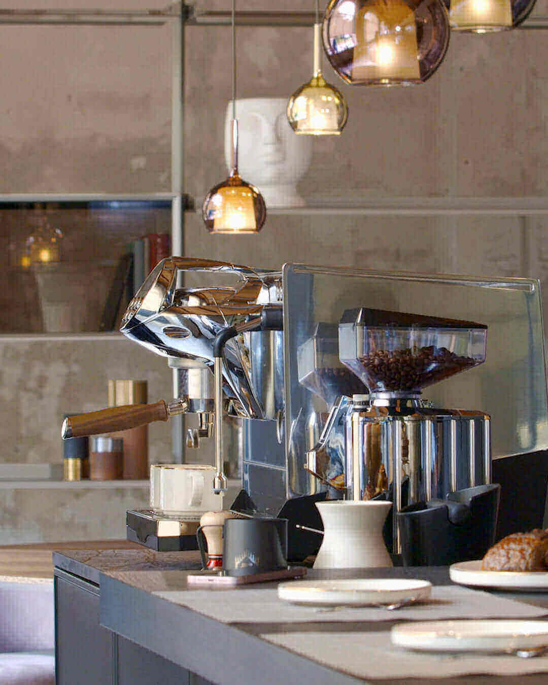 Faema Faemina – Professionel italiensk espresso i dit eget hjem - BloomVik