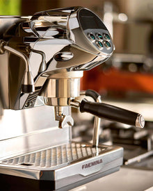 Faema Faemina – Professionel italiensk espresso i dit eget hjem - BloomVik